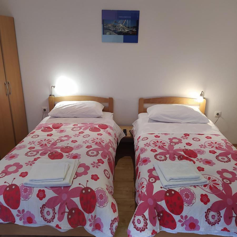 Peter&Zana Apartments Stari Grad  Bagian luar foto