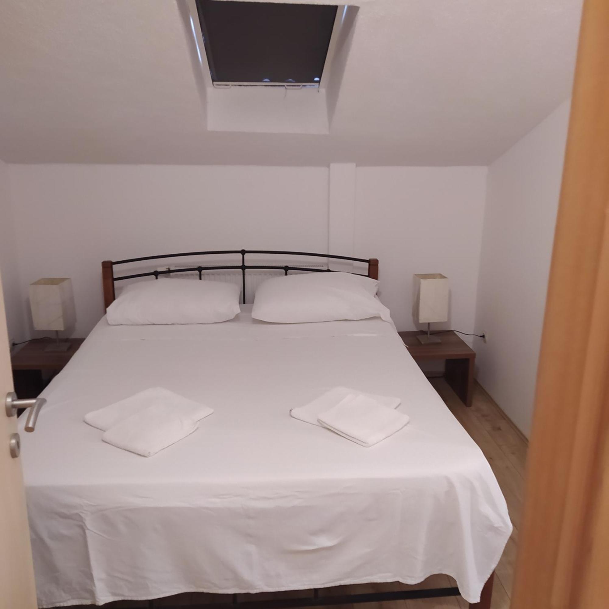 Peter&Zana Apartments Stari Grad  Bagian luar foto