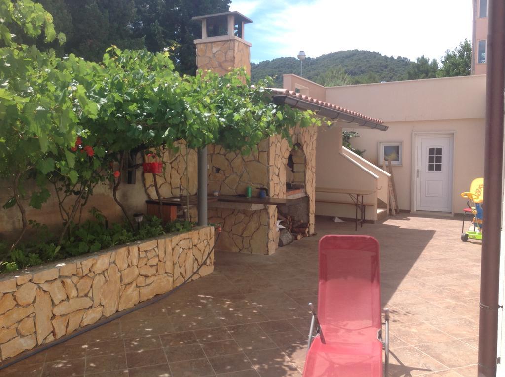 Peter&Zana Apartments Stari Grad  Bagian luar foto